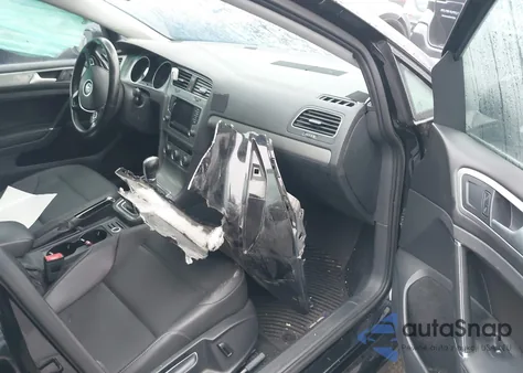 2015 Volkswagen Golf Sportwagen Tdi S 4-Door z USA, uszkodzony, nr VIN 3VWCA7AU4FM513372